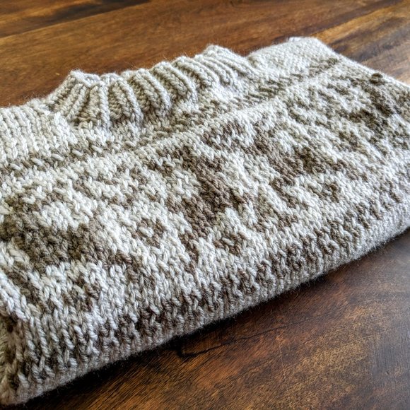 Hand knit beige-grey ( putty) Christmas sweater for toddlers Reindeer pattern Fa - Picture 4 of 5